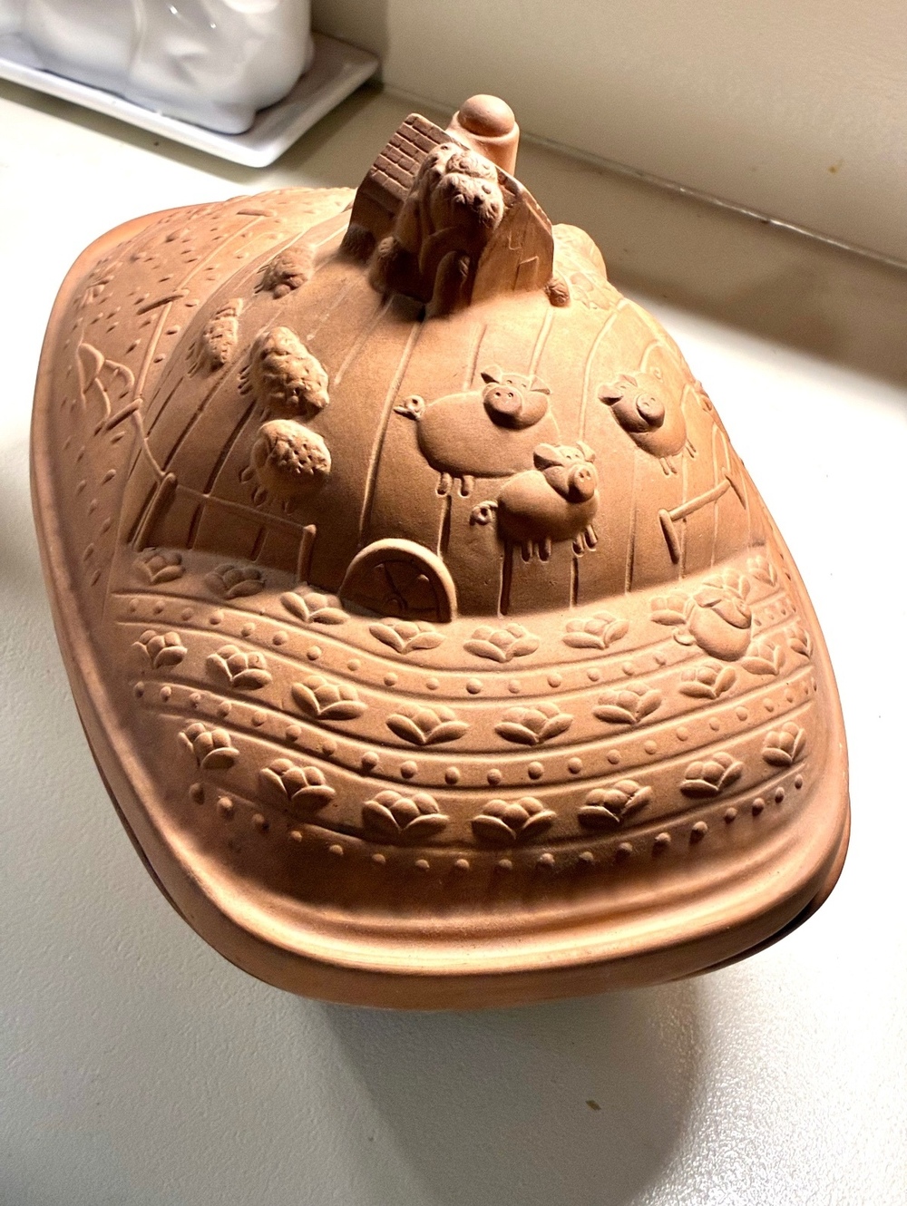 Vintage Gallery Originals 1984 Ceramic dutch oven Farm Scene -